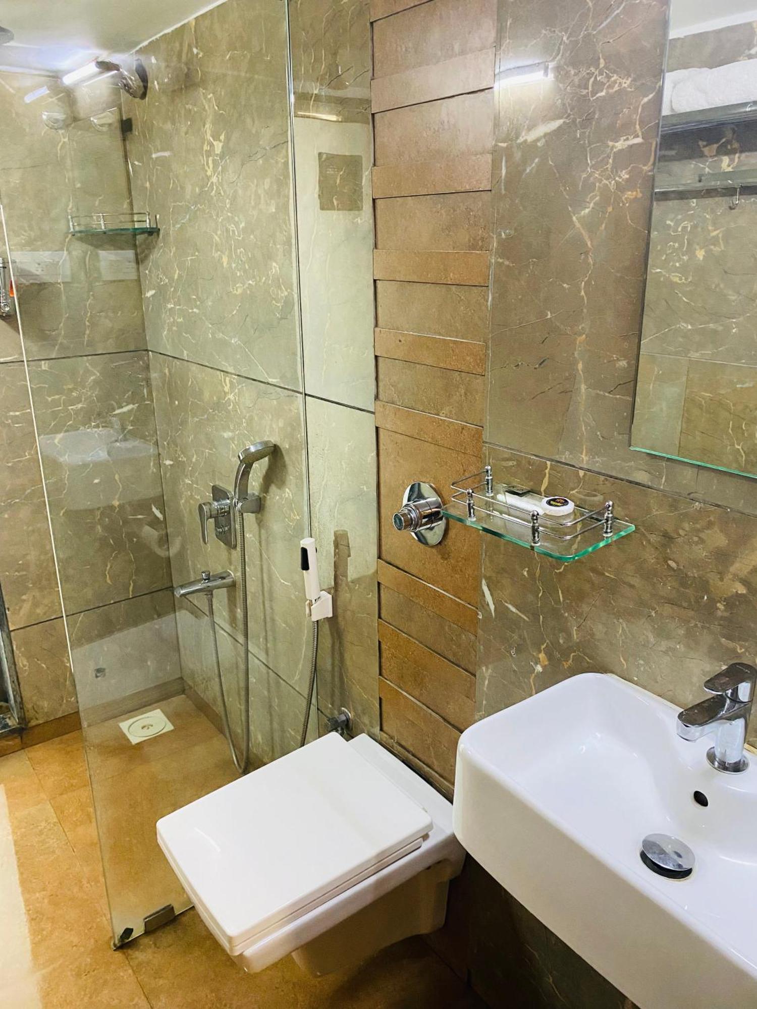 Mumbai House Luxury Apartments Santacruz East, 뭄바이 외부 사진