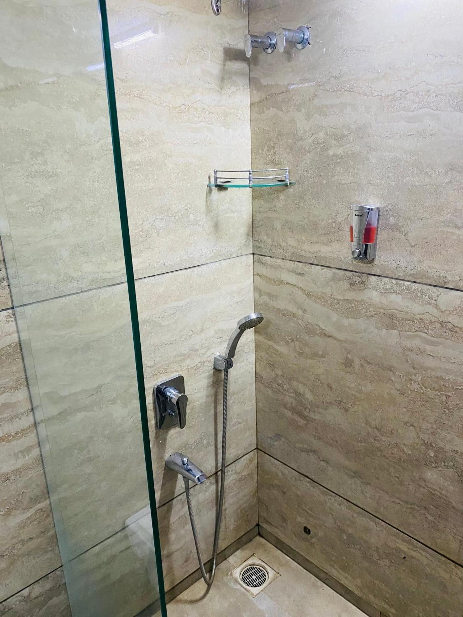 Mumbai House Luxury Apartments Santacruz East, 뭄바이 외부 사진