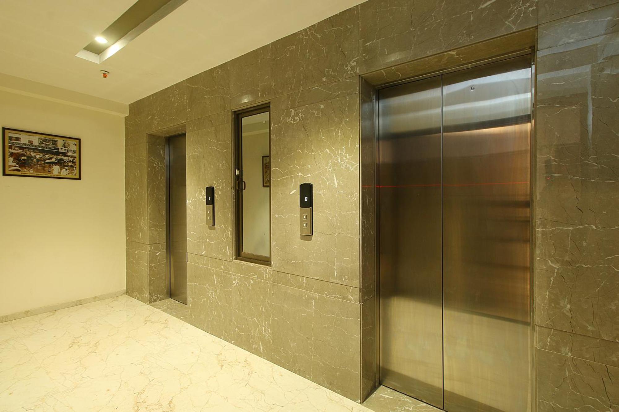 Mumbai House Luxury Apartments Santacruz East, 뭄바이 외부 사진