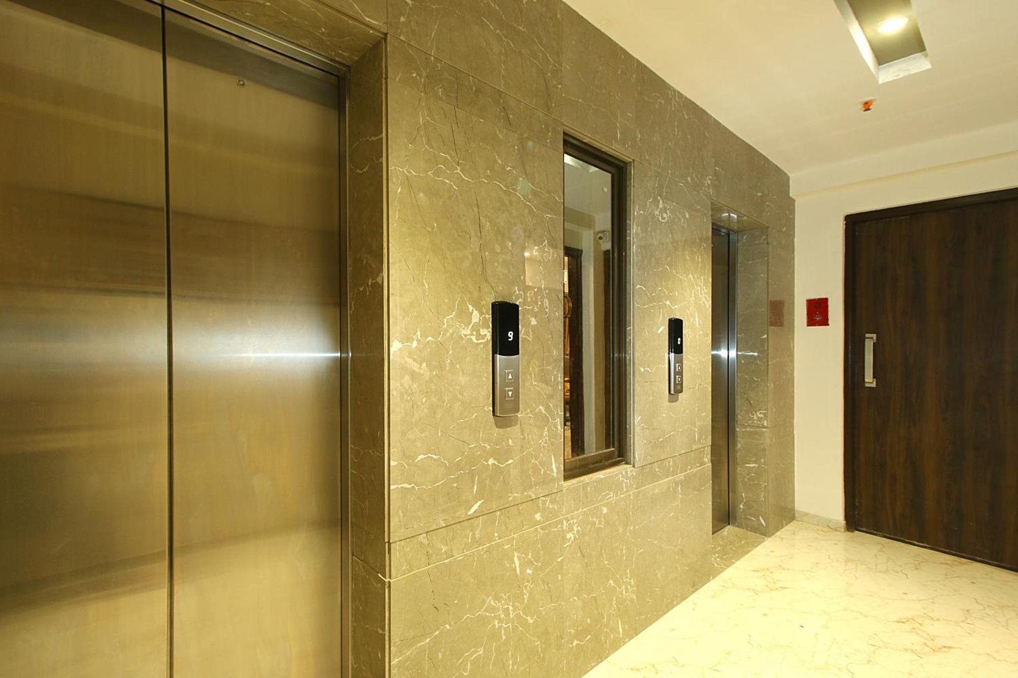 Mumbai House Luxury Apartments Santacruz East, 뭄바이 외부 사진