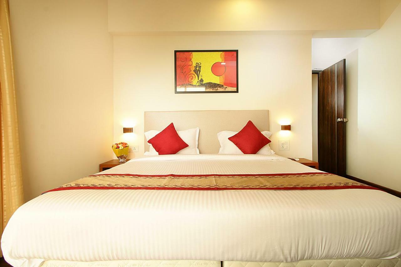 Mumbai House Luxury Apartments Santacruz East, 뭄바이 외부 사진