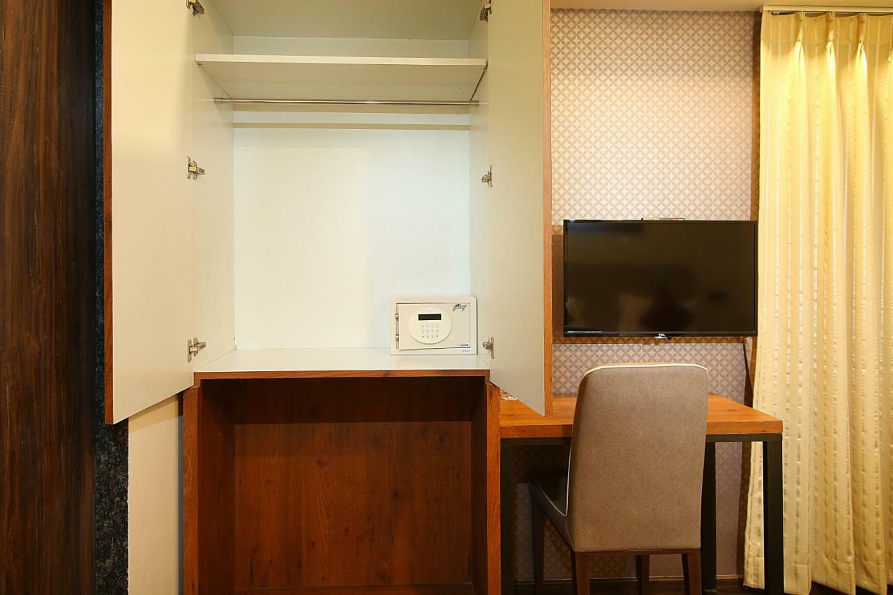 Mumbai House Luxury Apartments Santacruz East, 뭄바이 외부 사진