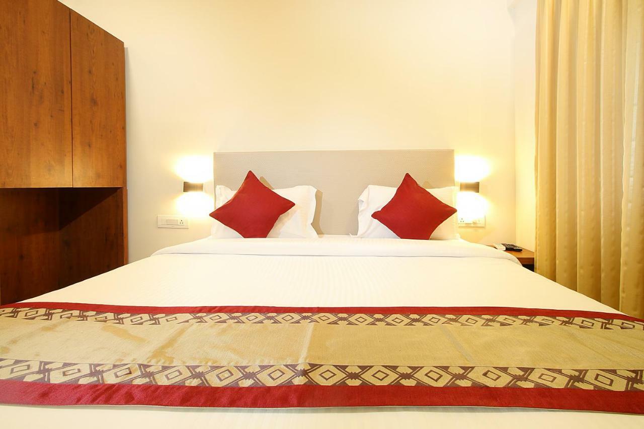 Mumbai House Luxury Apartments Santacruz East, 뭄바이 외부 사진